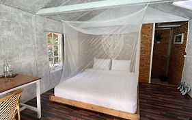 Hub Tata Guesthouse